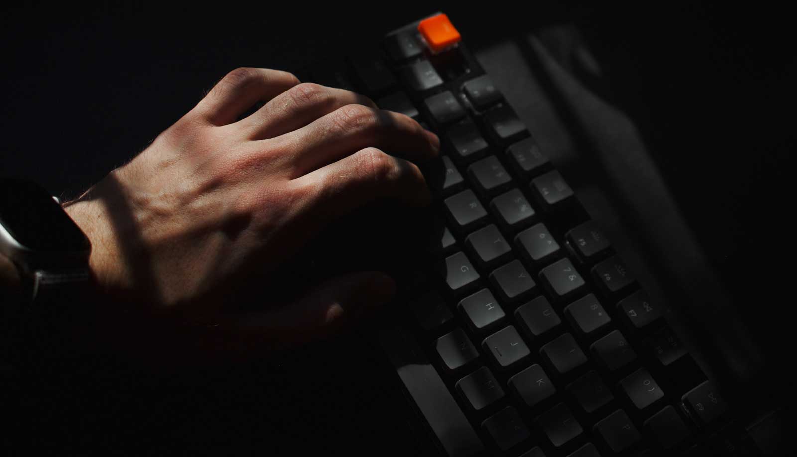 Mechanical keyboard hands & fingers