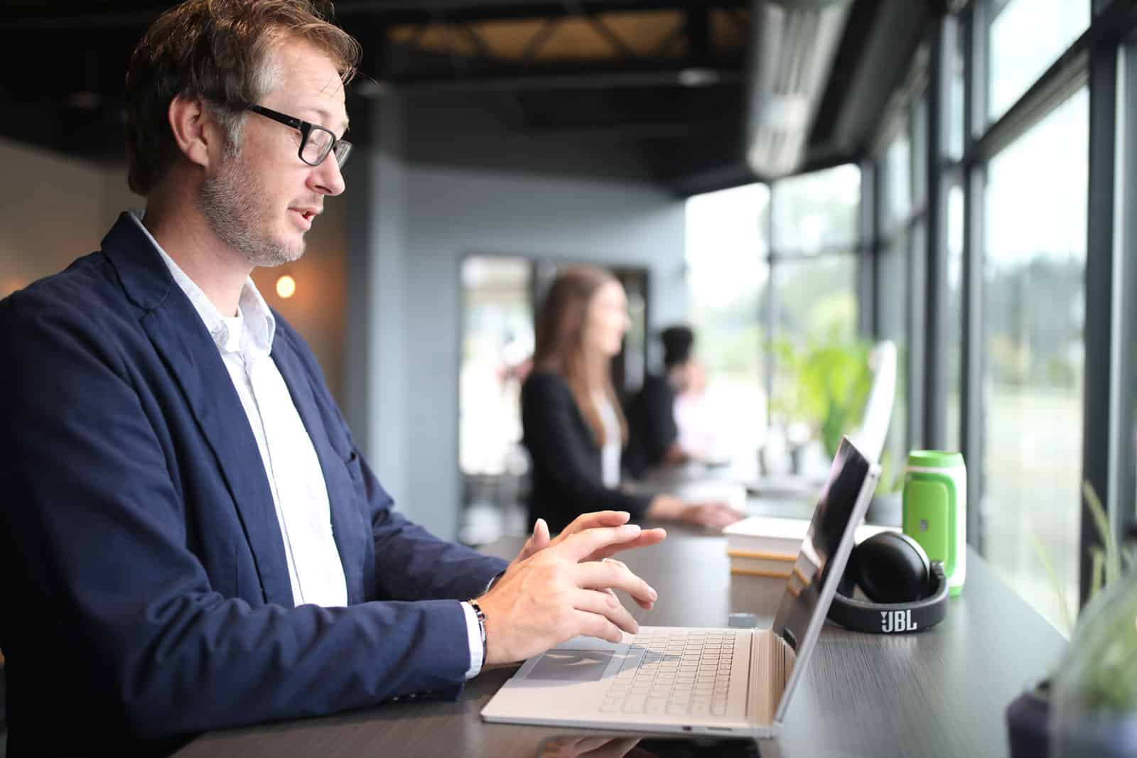 Is A Standing Desk Ergonomic?