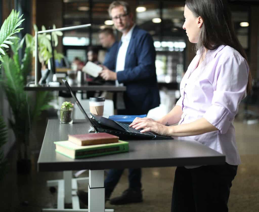 Why Do You Need An Adjustable Ergonomic Desk?
