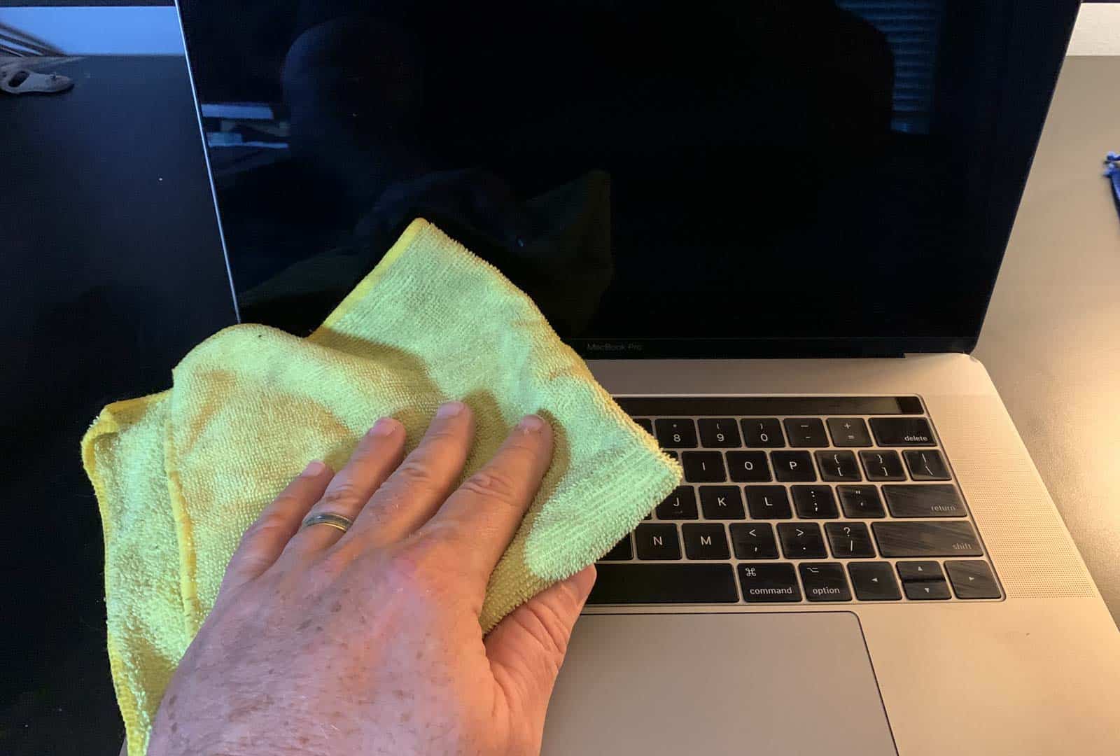 Use a clean, dry, lint-free microfiber cloth to dry everything off